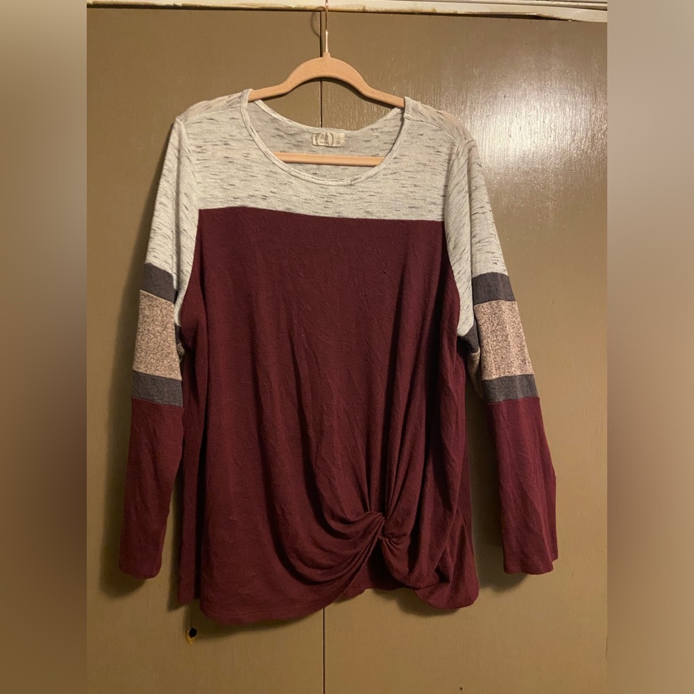 Maurice’s shirt 24/7 long sleeve shirt